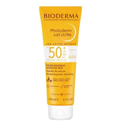 Photoderm Lait Ultra Ofrece una protección optimizada muy alta frente a los rayos UVA/UVB, activa las defensas naturales de la piel.