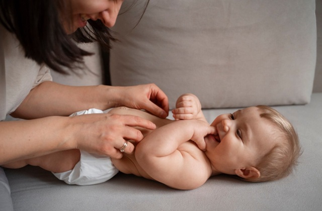 Baby Naturals Balsamo Reparador Perioral ISDIN
